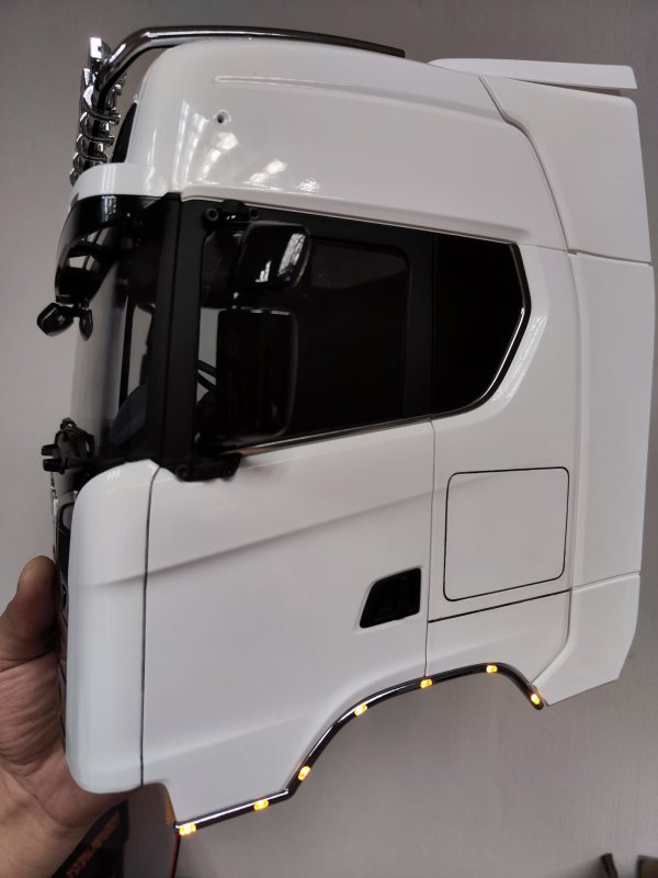 DMW - Scania 770 Door Lights, Orange