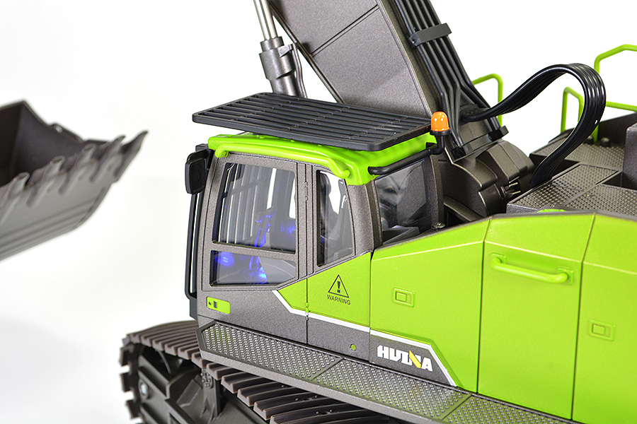 Excavator with Diecast Cab/Bucket