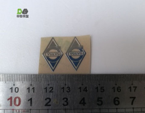 DMW 074-v-lozenge decal in chrome