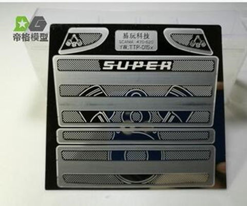 DMW 015X - Scania Grill V8 piston logo R620/470 silver