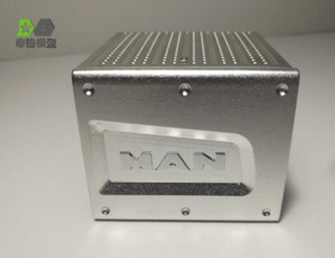 DMW 104 - MAN Locker